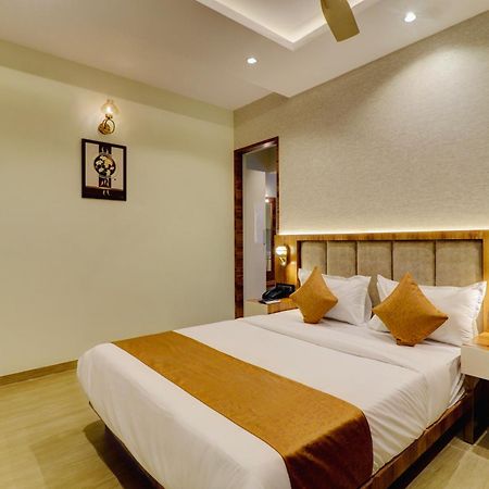 Home2 Studio Apartments Mumbai  Buitenkant foto