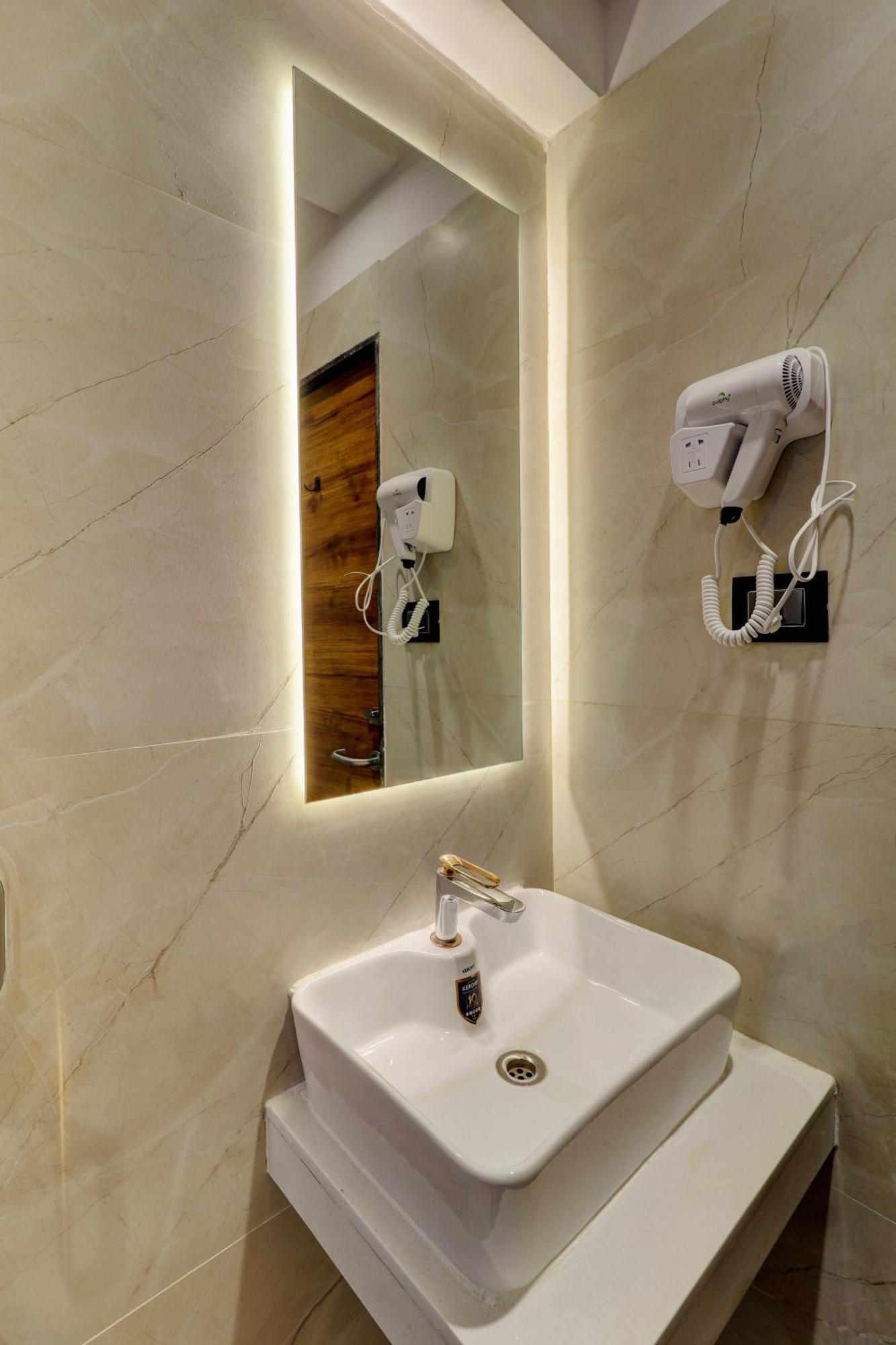 Home2 Studio Apartments Mumbai  Buitenkant foto