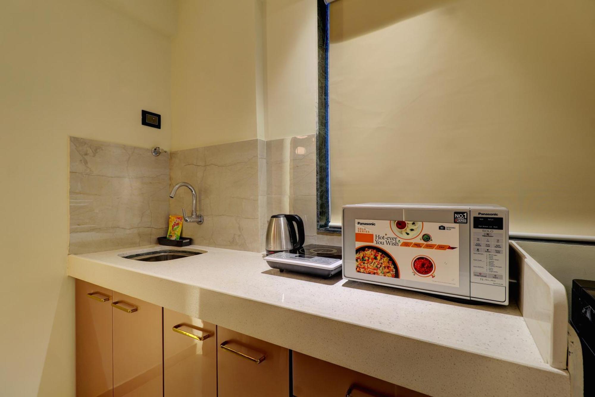 Home2 Studio Apartments Mumbai  Buitenkant foto