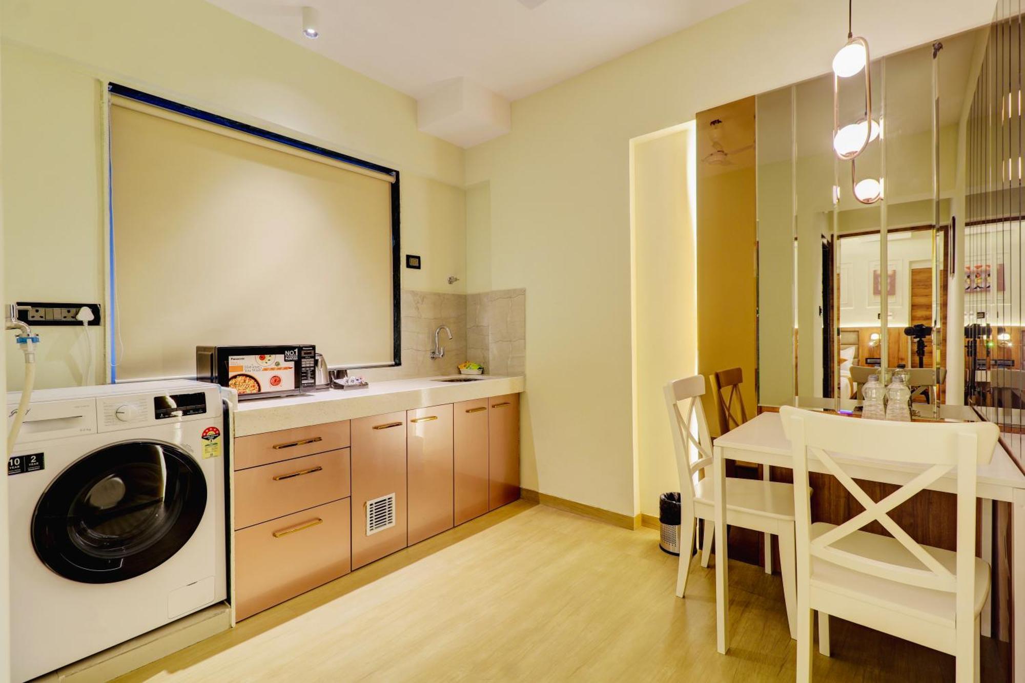 Home2 Studio Apartments Mumbai  Buitenkant foto